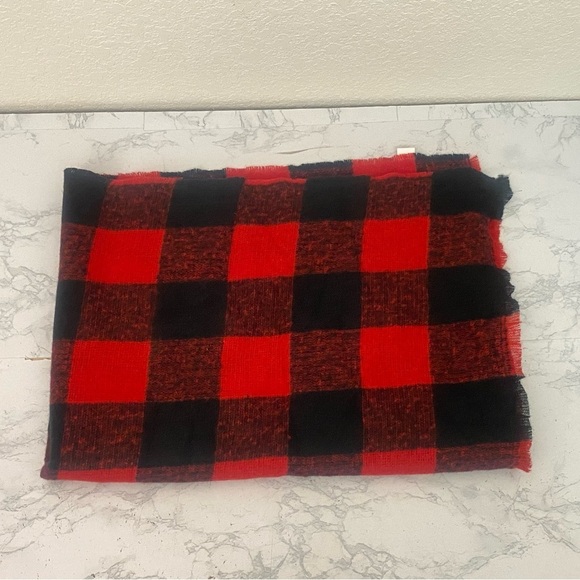Old Navy Accessories - Old Navy Plaid Flannel Scarf Red Black Cozy Soft Brushed Fringe 74x25" NWT